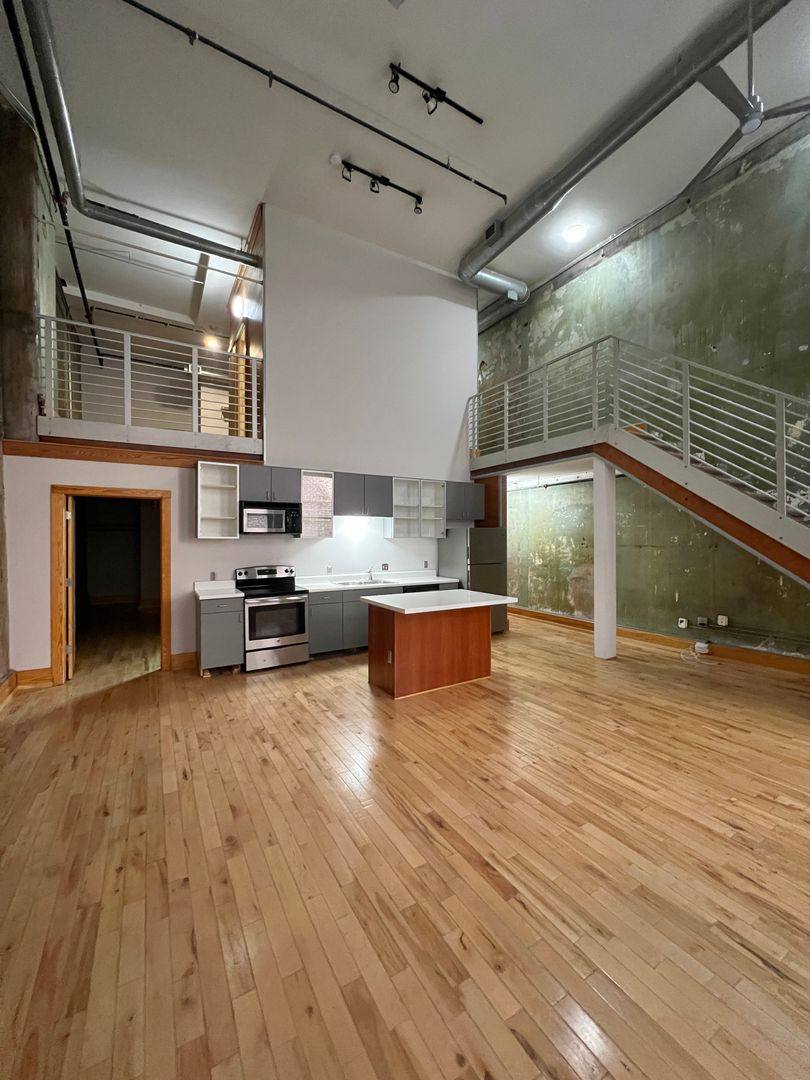 Apartment for rent at 112 S Gay St, Knoxville, TN 37902