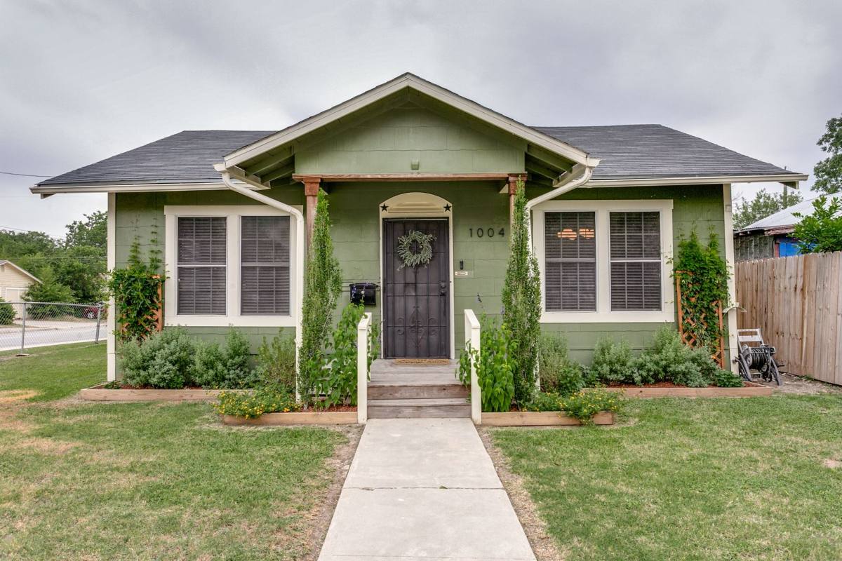 House for rent at 1004 Edison Dr, San Antonio, TX 78201