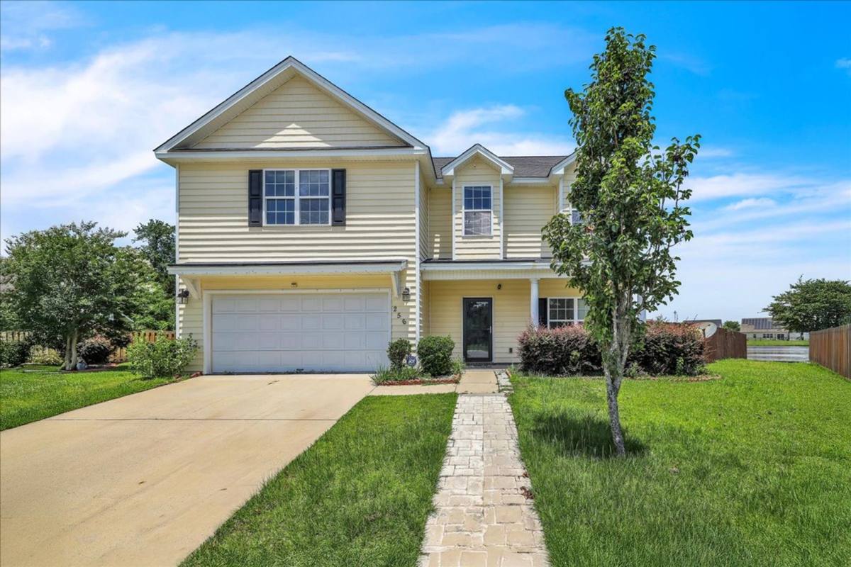 House for rent at 256 Savannah Lane, Richmond Hill, GA 31324