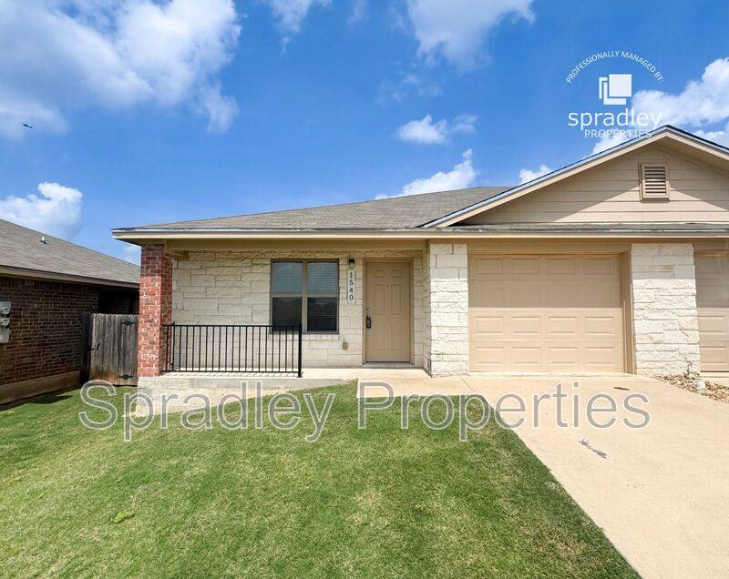 Townhouse for rent at 1540 Chance Court, Belton, TX 76513