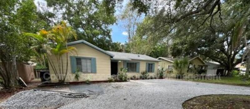 House for rent at 434 40th Ave NE, Saint Petersburg, FL 33703
