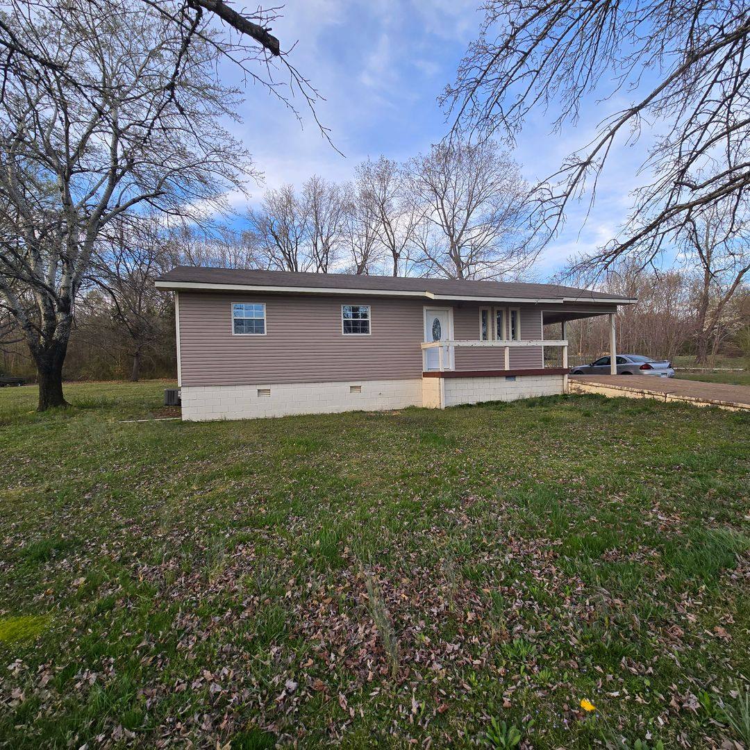 House for rent at 145 Antioch Rd, Cave City, AR 72521