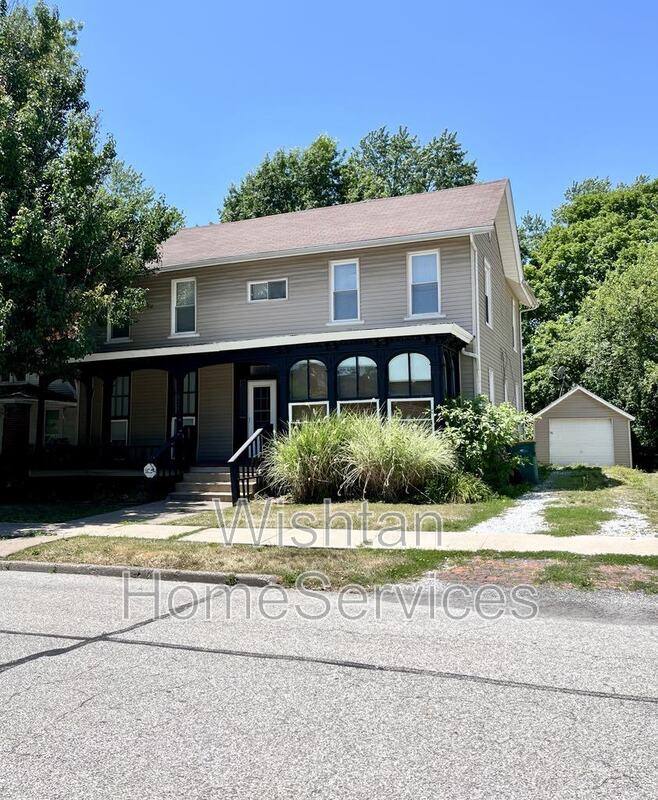 Apartment for rent at 322 S Madison St #2, Macomb, IL 61455