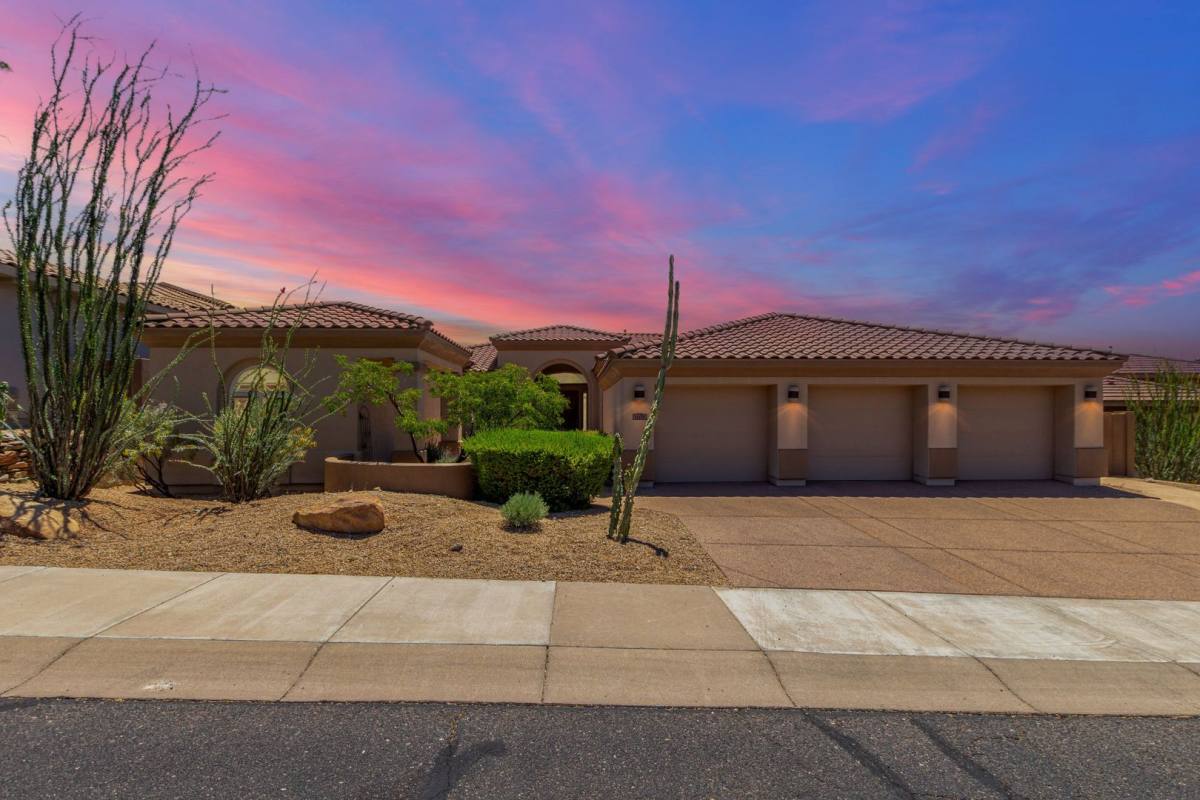 House for rent at 11173 E Greenway Rd, Scottsdale, AZ 85255