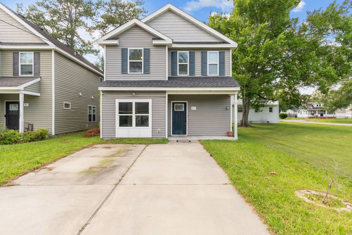 House for rent at 27 Diamond Ave, Chesapeake, VA 23323