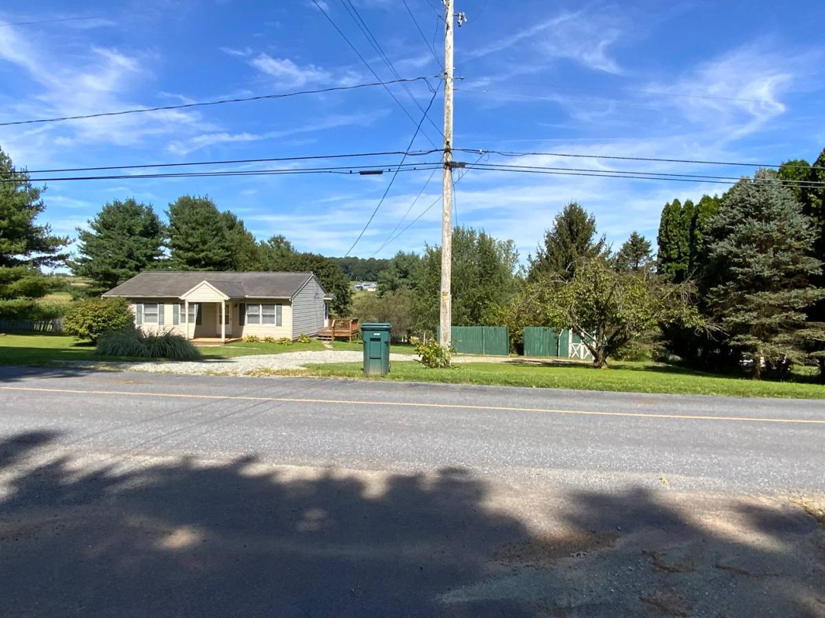 House for rent at 390 Pine Grove Rd, Nottingham, PA 19362
