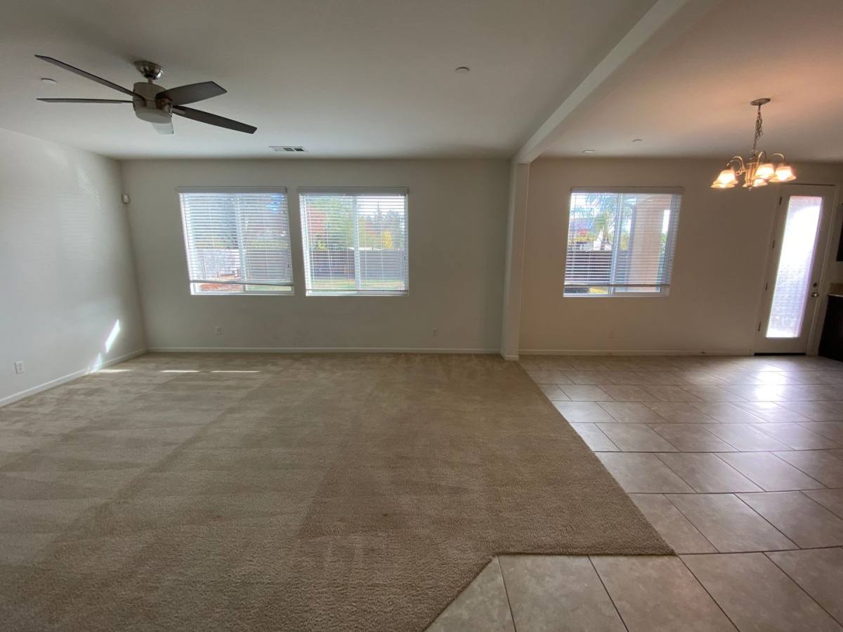 House for rent at 914 Legend Dr, Lemoore, CA 93245