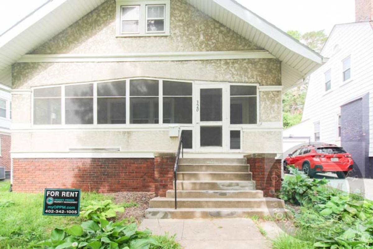 House for rent at 320 N 37th St, Omaha, NE 68131