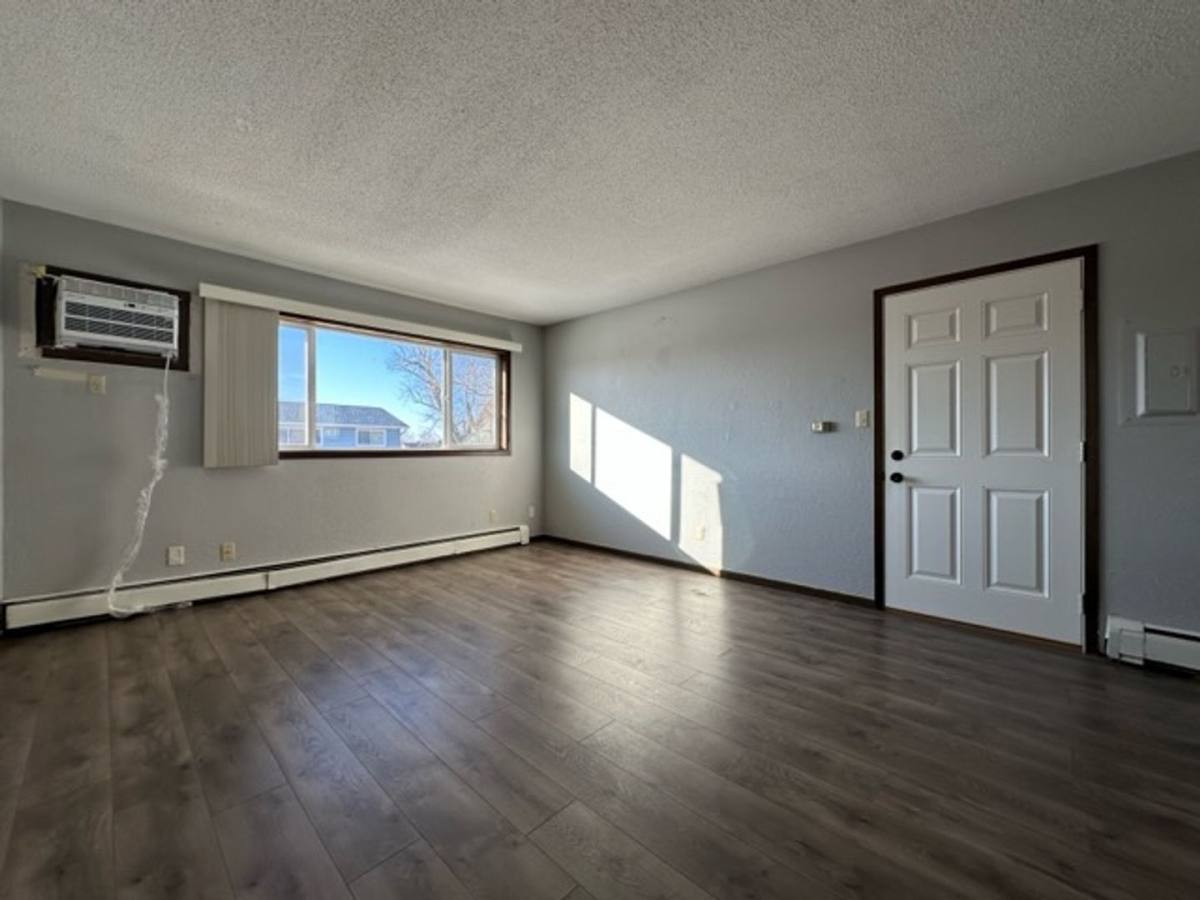 Apartment for rent at 910 33rd Ave, Marion, IA 52302