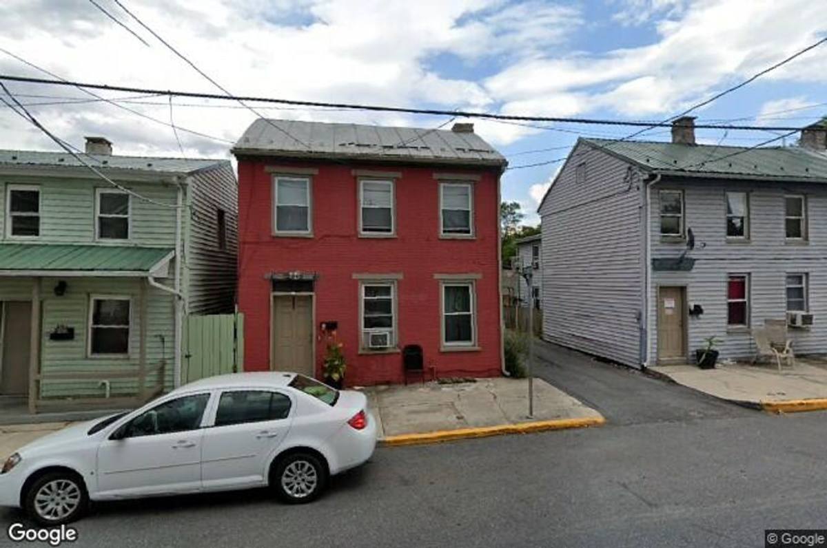 Apartment for rent at 149 N W, Carlisle, PA 17013