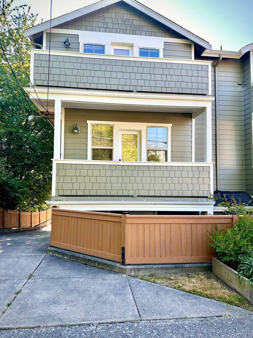 Townhouse for rent at 4429 41st Ave SW #A, Seattle, WA 98116