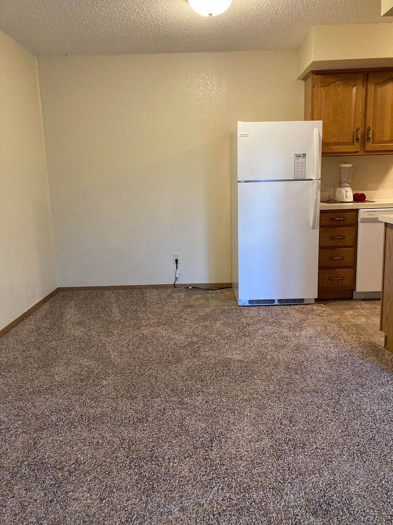 Apartment for rent at 1800-1820 E Capitol Ave, Bismarck, ND 58501