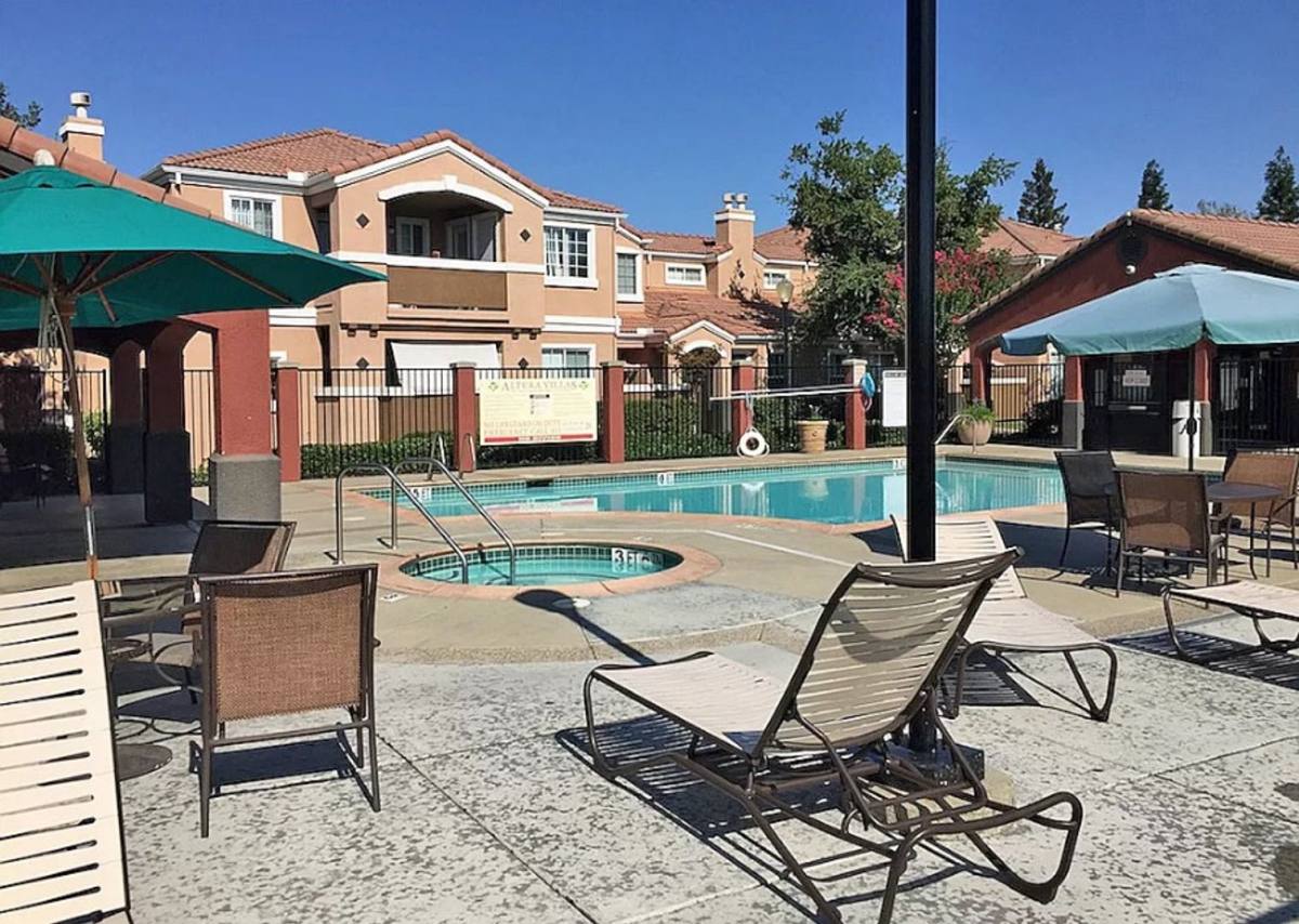 Townhouse for rent at 885 Halidon Way, Folsom, CA 95630