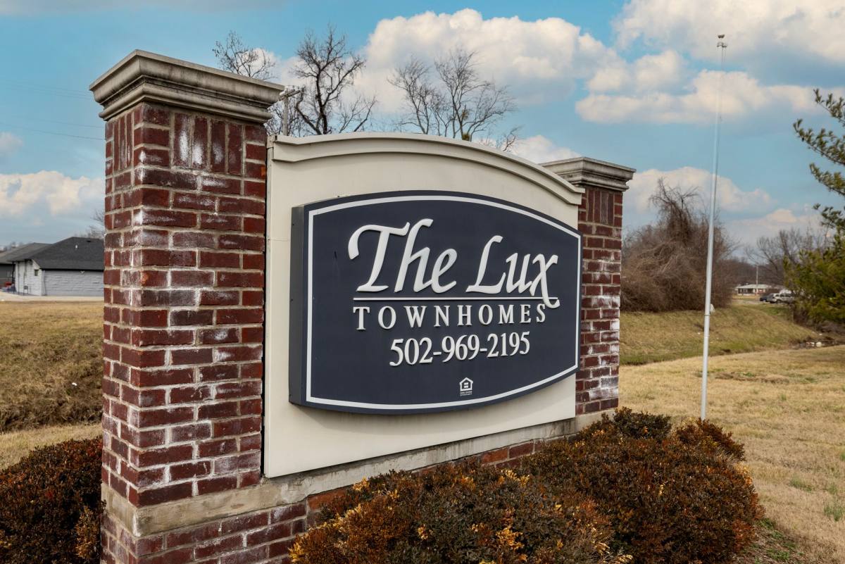 Townhouse for rent at 2901 Lakeheath Dr, Louisville, KY 40213
