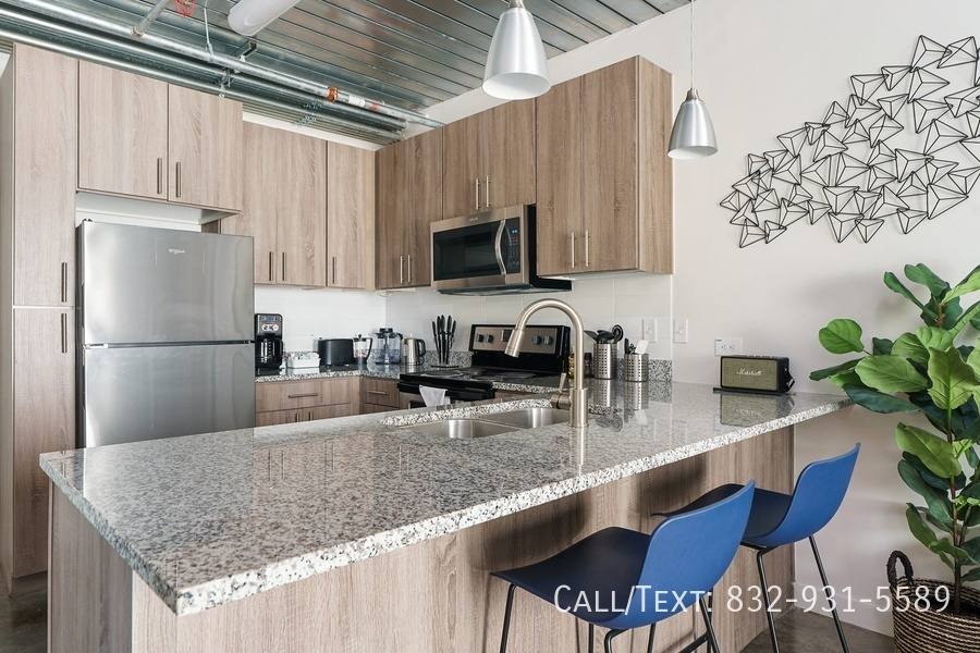 Apartment for rent at 1966 Travis St #MM2, Houston, TX 77002