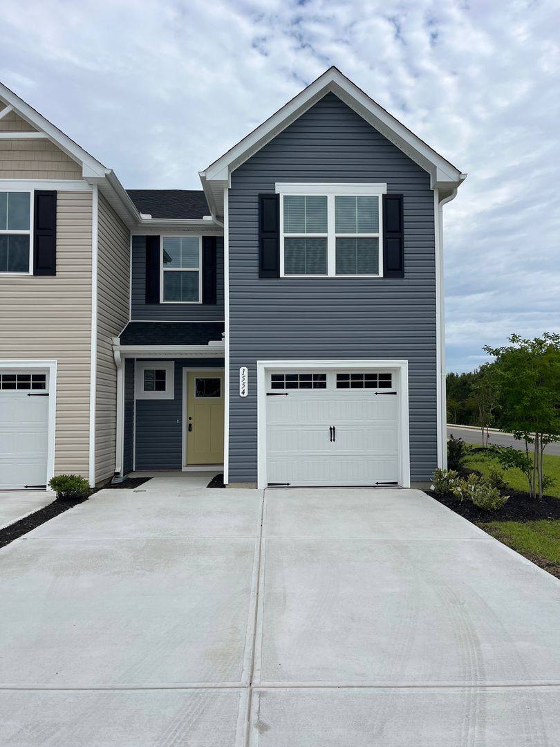 Townhouse for rent at 1554 Sayer Rd, Bolivia, NC 28422