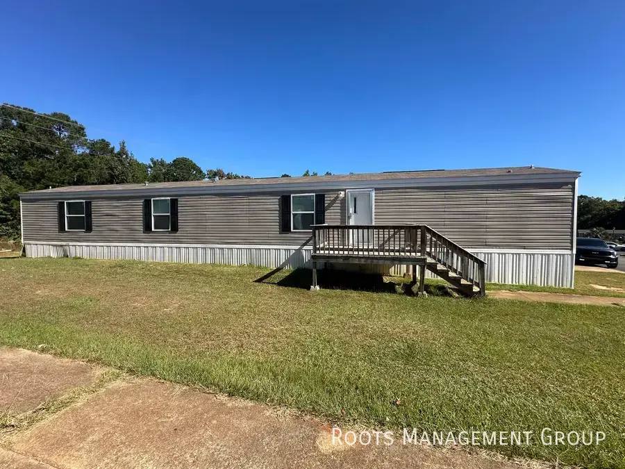 Apartment for rent at 1008 Hunters Mountain Parkway, Troy, AL 36079