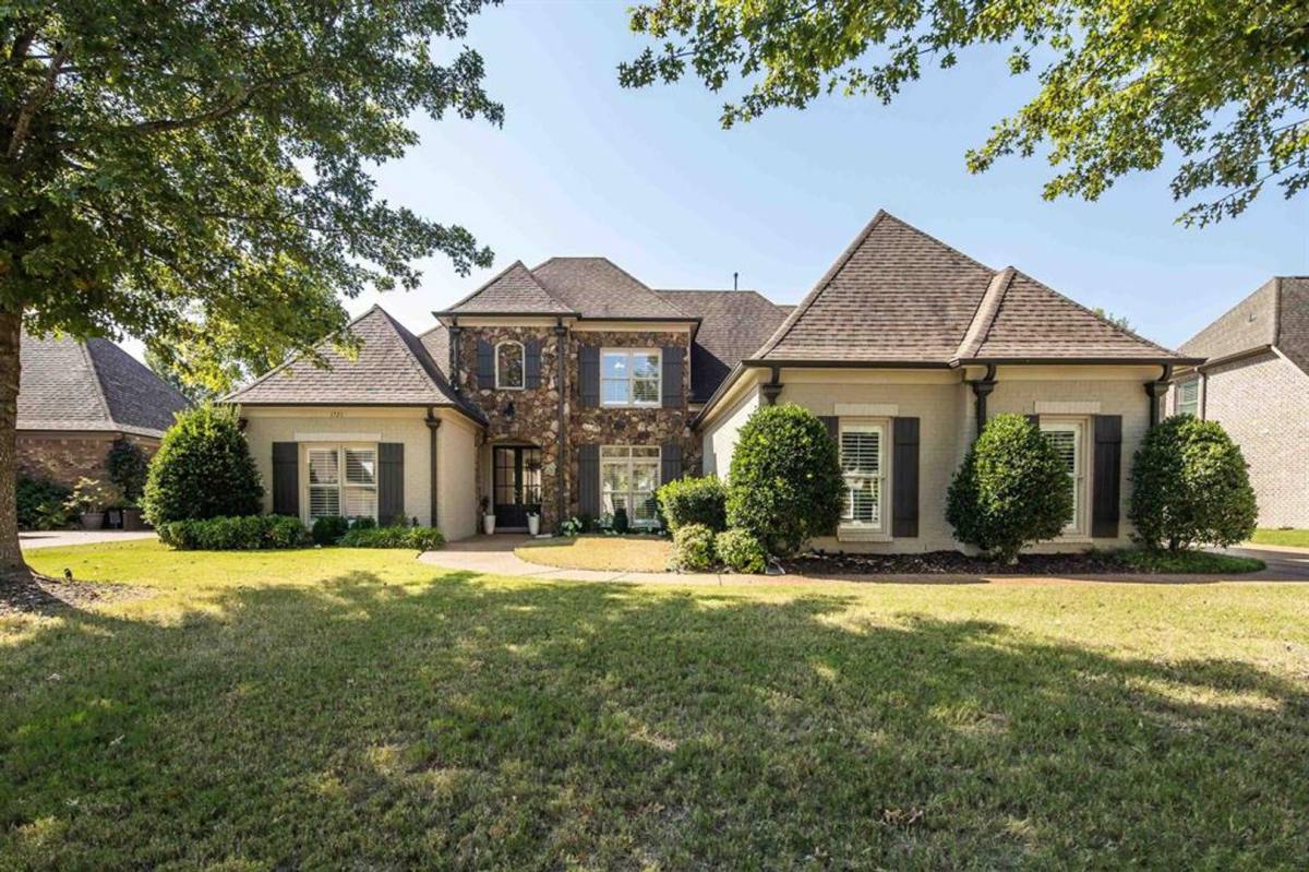 House for rent at 1721 Shoal Creek Lane, Collierville, TN 38017