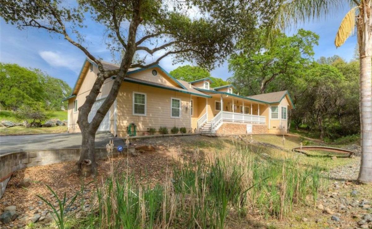 House for rent at 449 Silver Leaf Dr, Oroville, CA 95966