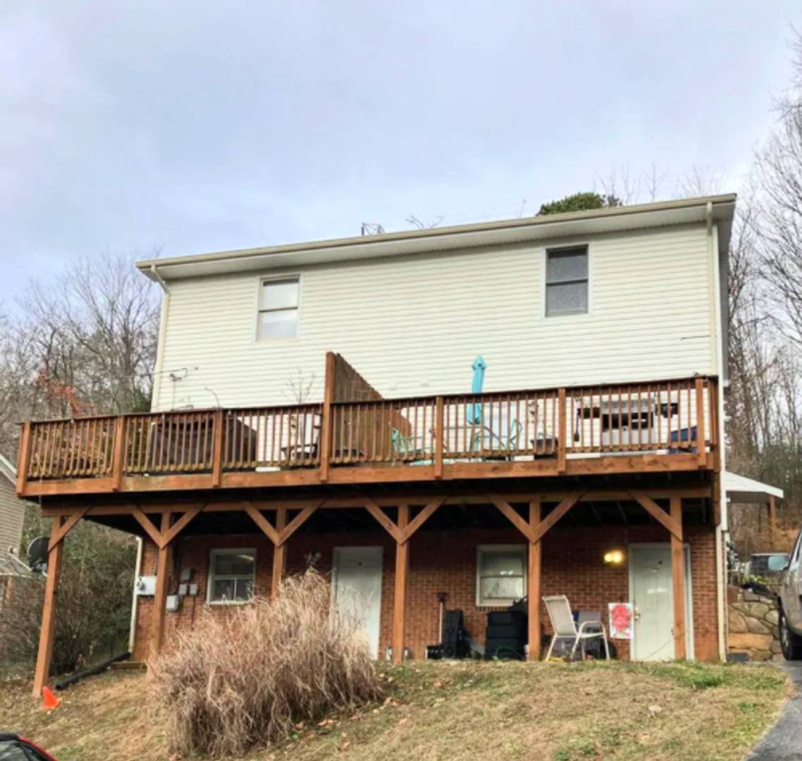 Apartment for rent at 3484 3486 Yellow Mountain Rd, SE, Roanoke, VA 24014