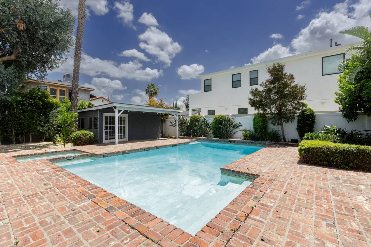 House for rent at 6268 Lindley Ave, Encino, CA 91316