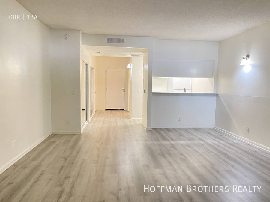 Apartment for rent at 2722 Abbot Kinney Blvd #217, Venice, CA 90291