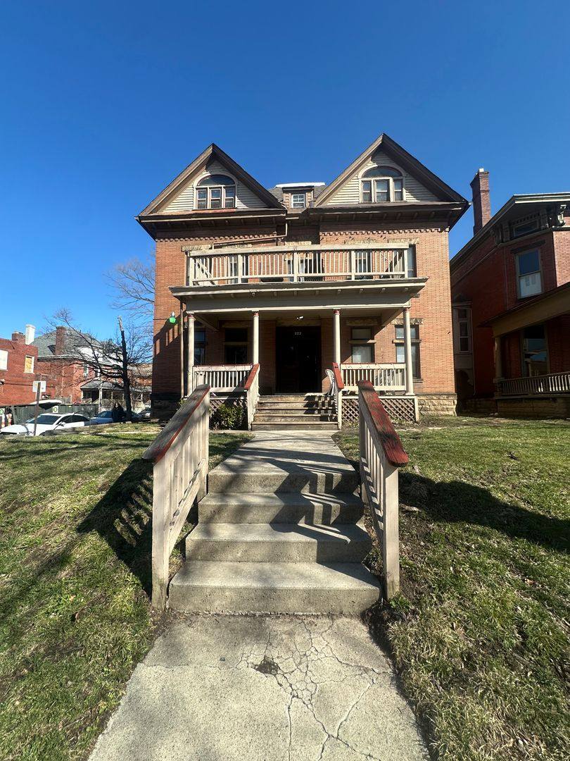 Apartment for rent at 222 King Ave, Columbus, OH 43201