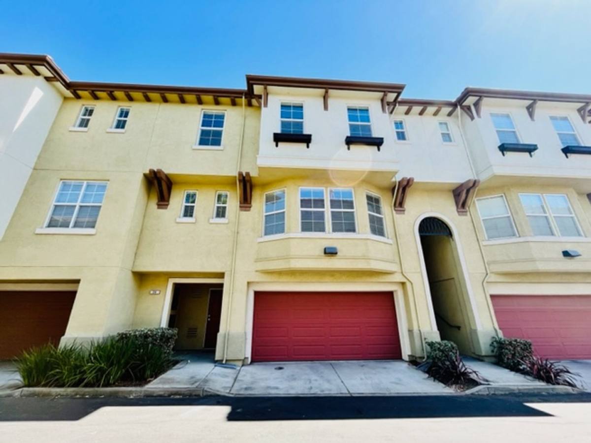Townhouse for rent at 34 Warhol Way, Pleasant Hill, CA 94523