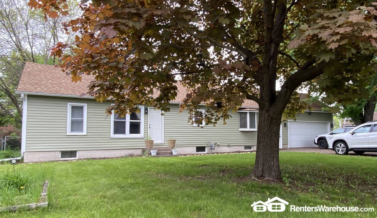 House for rent at 1317 S Diamond Lake Rd, Champlin, MN 55316