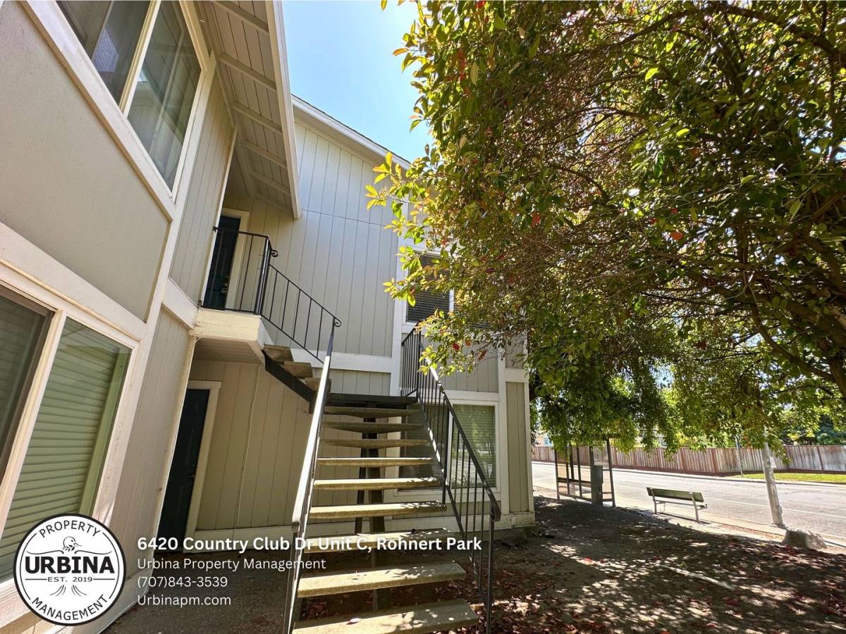 Apartment for rent at 6420 Country Club Dr, Rohnert Park, CA 94928