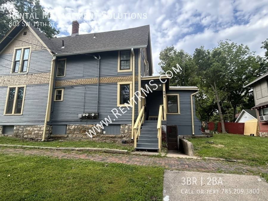 Apartment for rent at 803 SW 11th St, Topeka, KS 66612