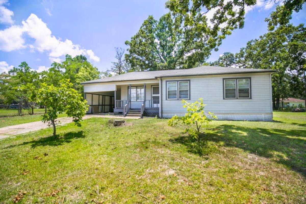 House for rent at 1502 Kings Rd, Leesville, LA 71446