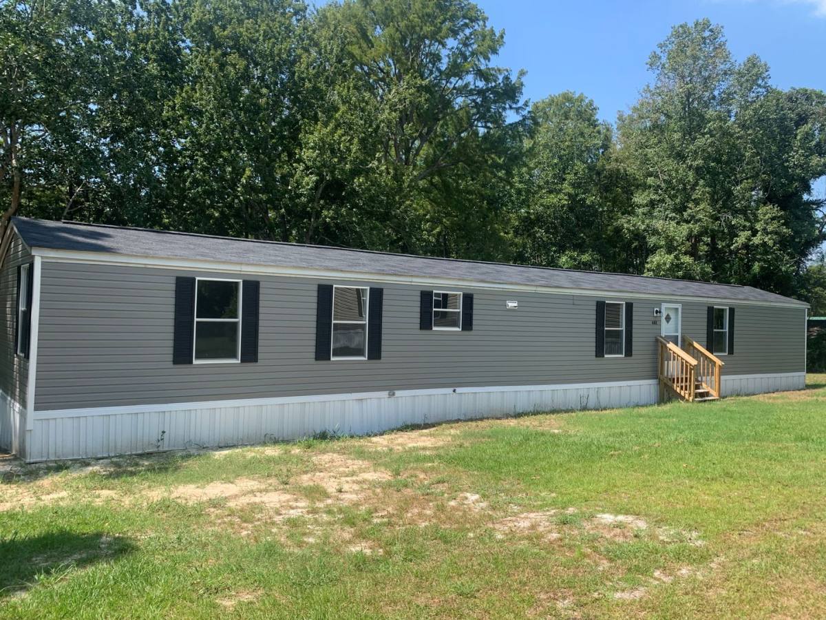 House for rent at 468 Lake Dr, Richlands, NC 28574