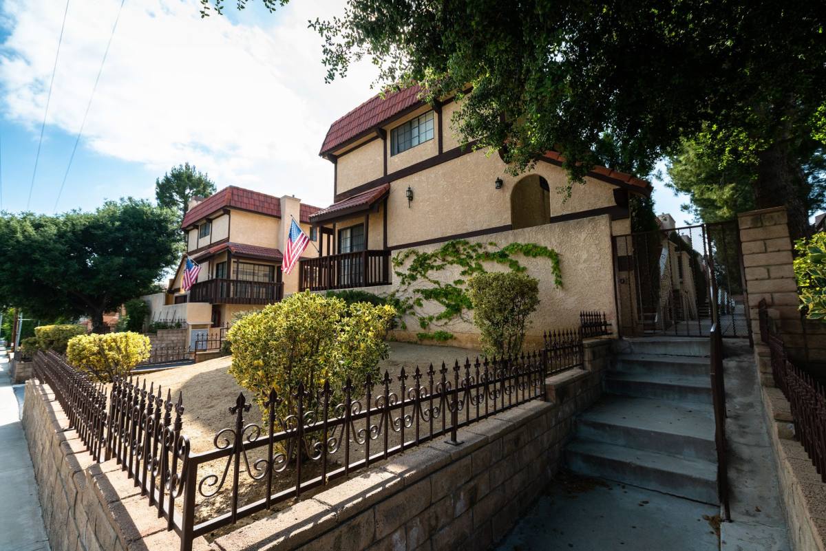 Townhouse for rent at 5307 Colodny Dr, Agoura Hills, CA 91301