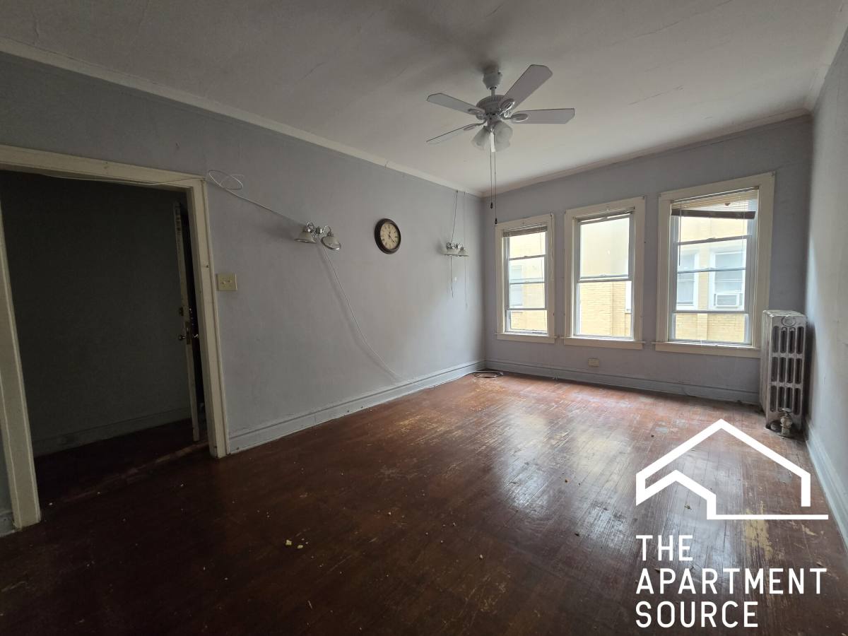 Apartment for rent at 4931 N Whipple St #2E, Chicago, IL 60625