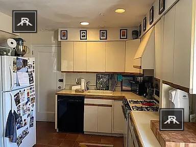 Apartment for rent at 40 Stetson St #2, Brookline, MA 02446