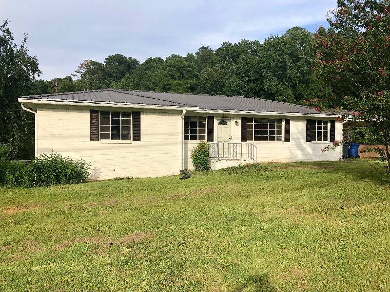 House for rent at 6436 S Chalkville Rd, Trussville, AL 35173