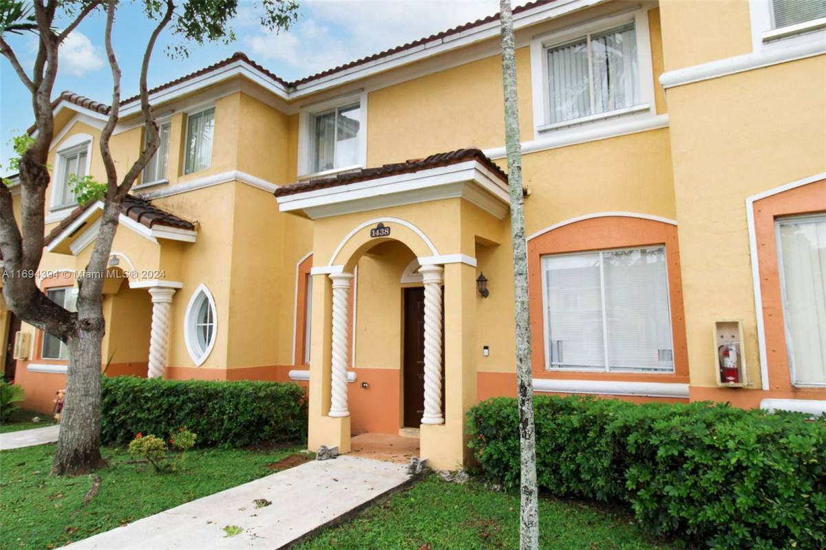 Townhouse for rent at 1438 SE 24th Court, Homestead, FL 33035