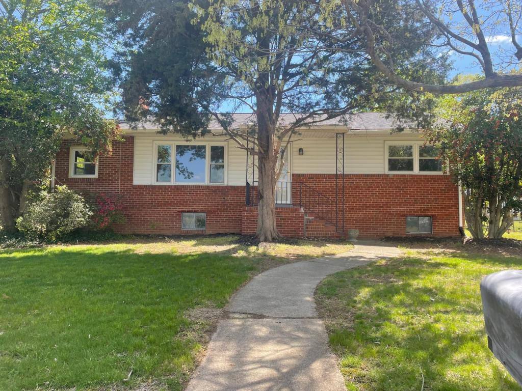 801 E Laburnum Ave, Richmond, VA 23222