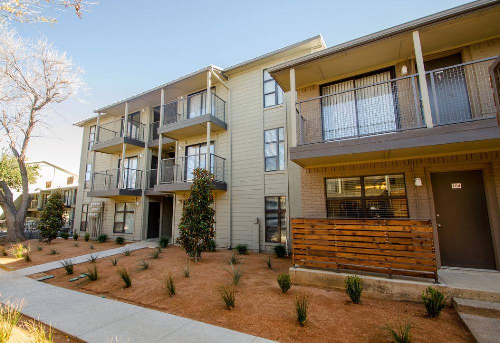 Apartment for rent at 10501 Steppington Dr, Dallas, TX 75230