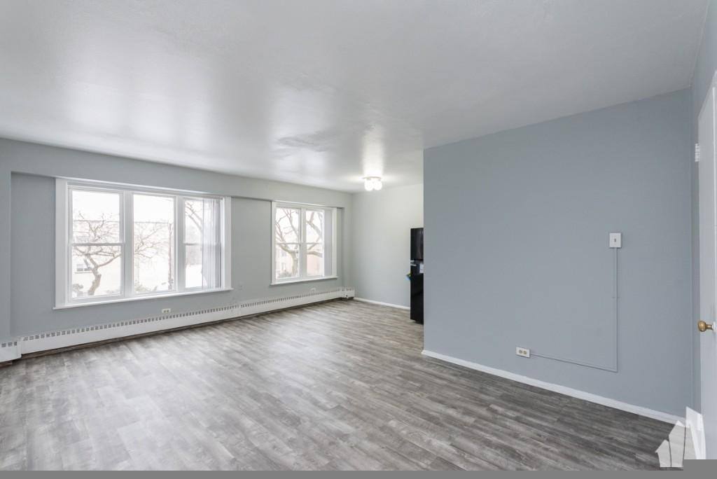 Apartment for rent at 7333 N Ridge Blvd #303, Chicago, IL 60645