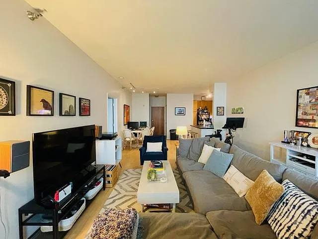 Condo for rent at 435 W Erie St #2006, Chicago, IL 60654