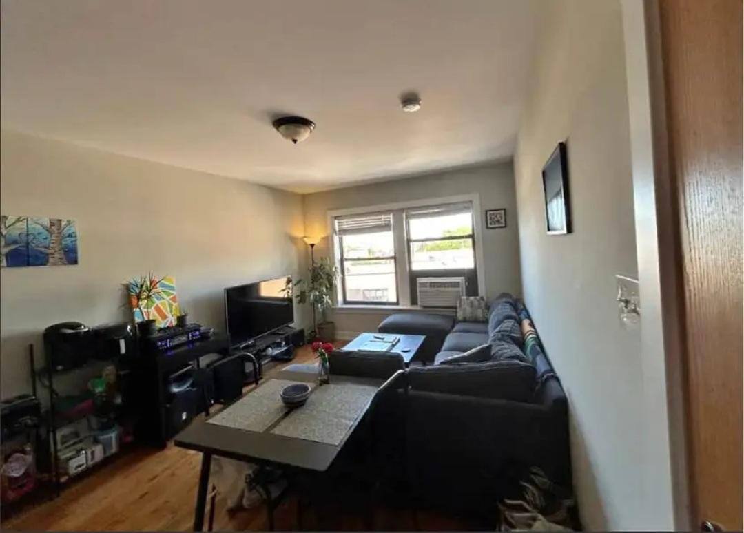 Apartment for rent at 550 Arlington #610, Chicago, IL 60614