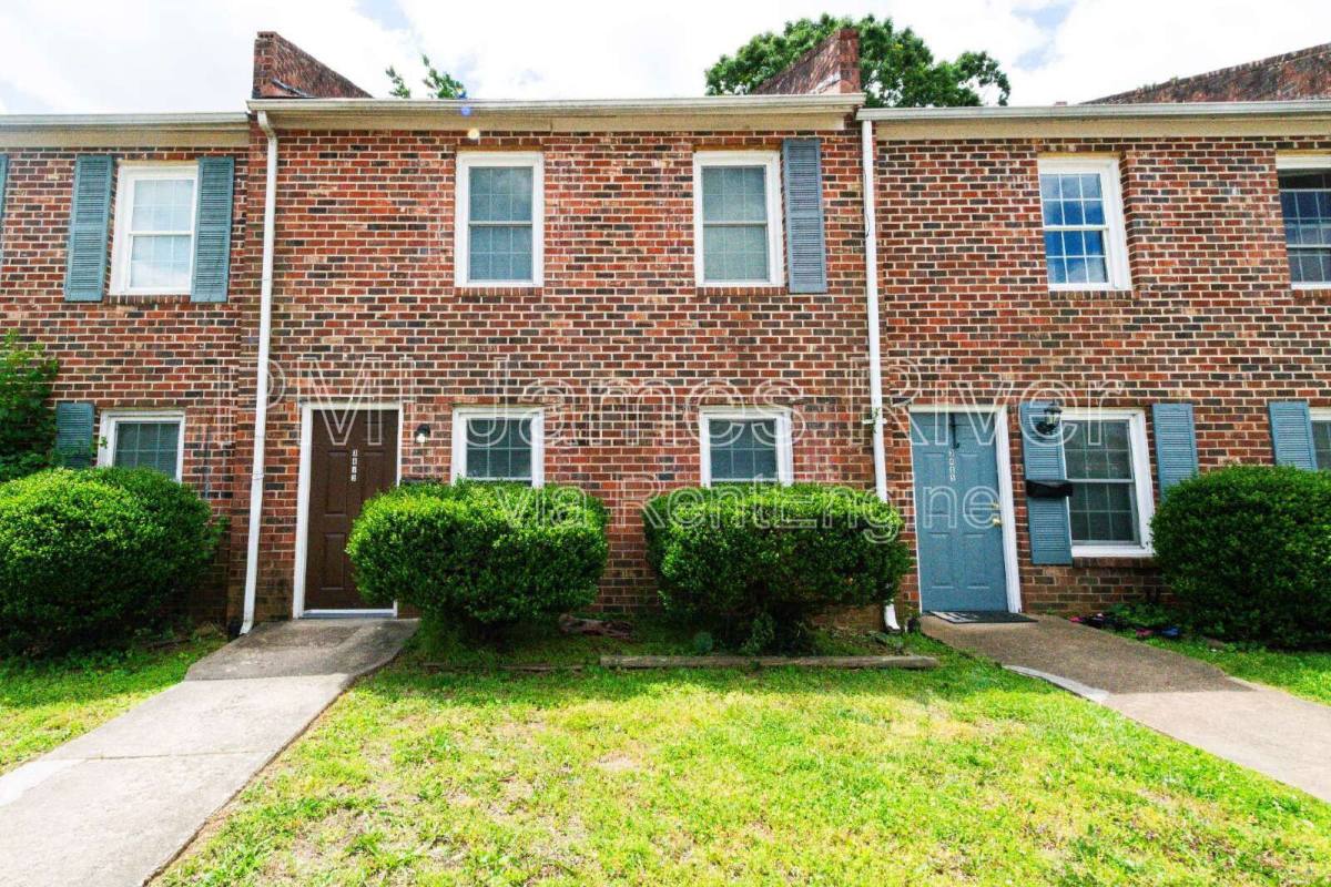 Townhouse for rent at 3403 Chalfont Dr, Richmond, VA 23224