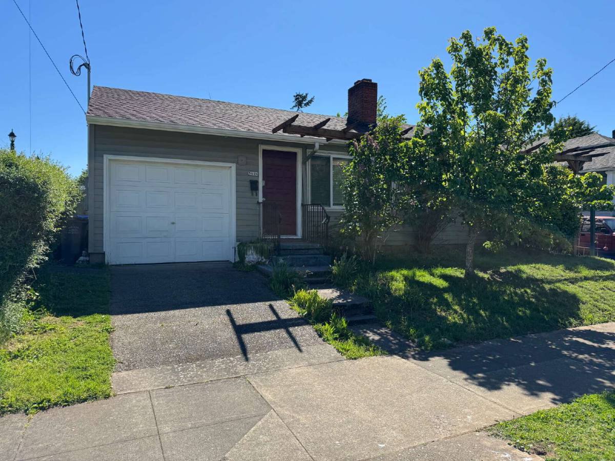 House for rent at 5924 N Denver Ave, Portland, OR 97217