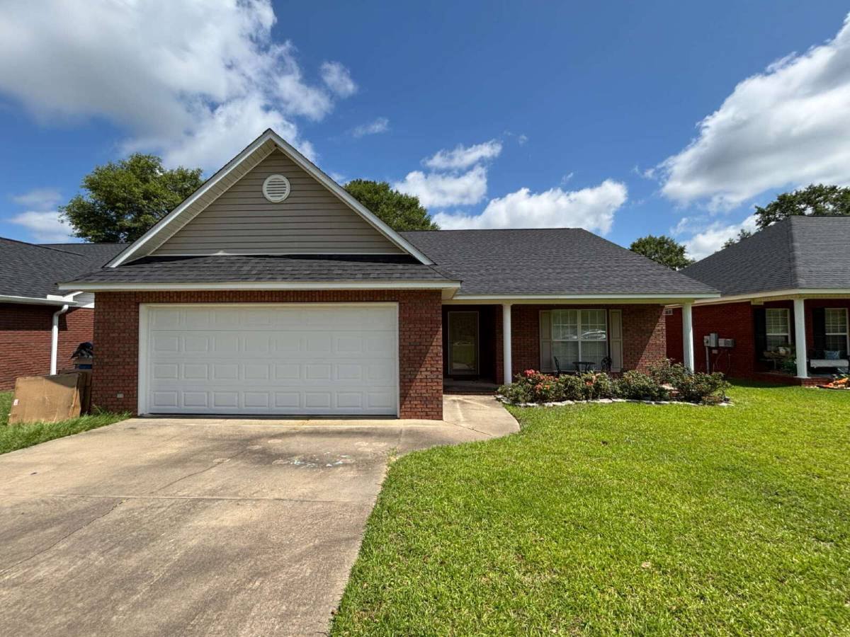 House for rent at 109 Winthrop Court, Dothan, AL 36305
