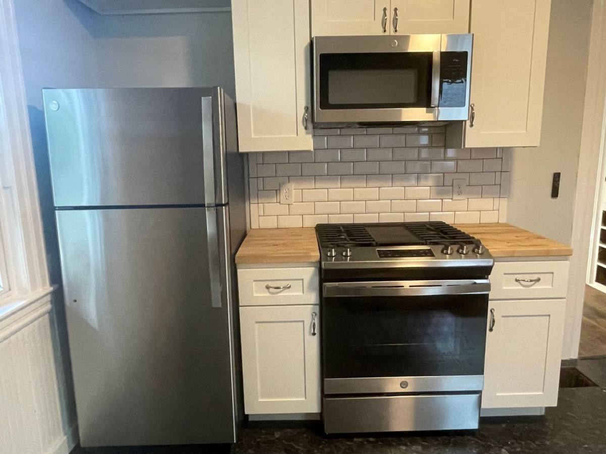 Apartment for rent at 487 Alexander St, Rochester, NY 14605