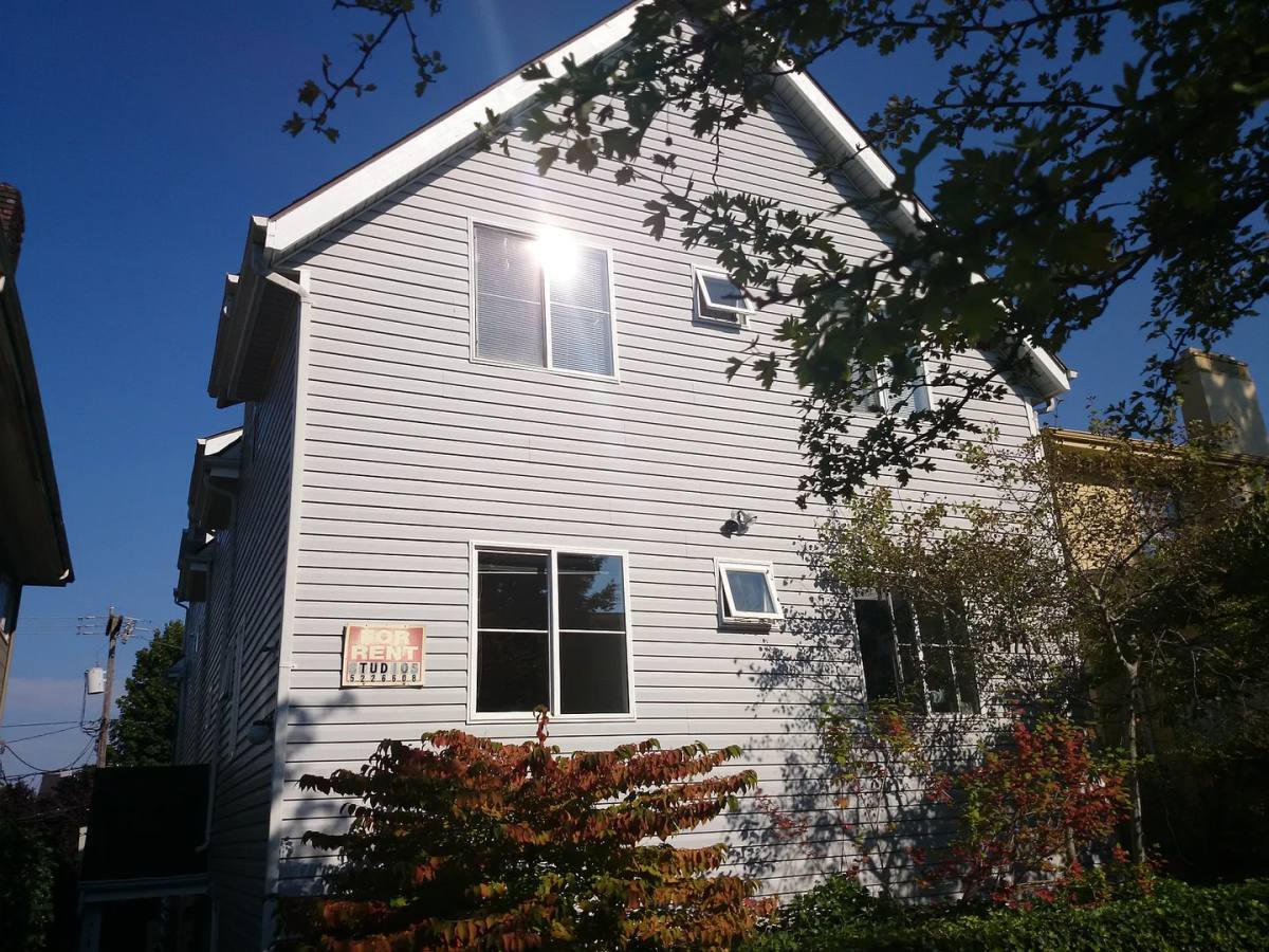 Apartment for rent at 4746 19th Ave NE, Seattle, WA 98105