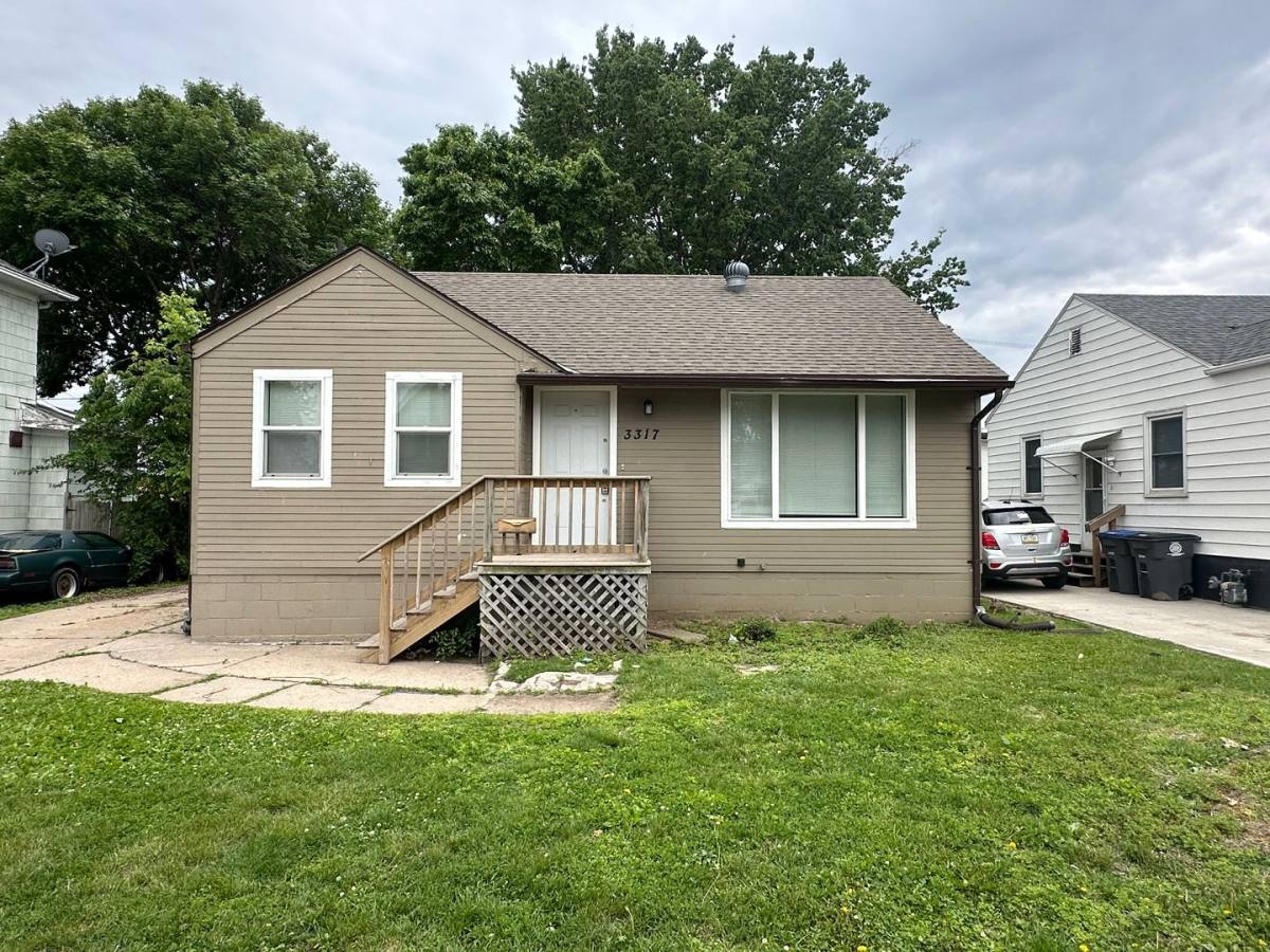 House for rent at 3317 Ave A, Council Bluffs, IA 51501