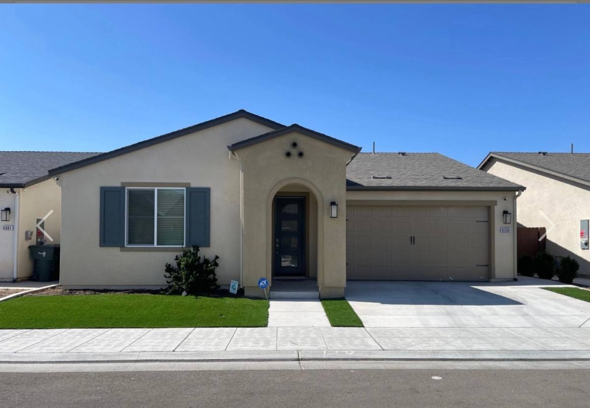 House for rent at 6589 E Lamona Ave, Fresno, CA 93727